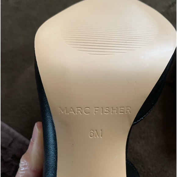 New Marc Fisher pump - Picture 3 of 7